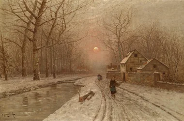 Abendstimmung über einer Dorfstraße